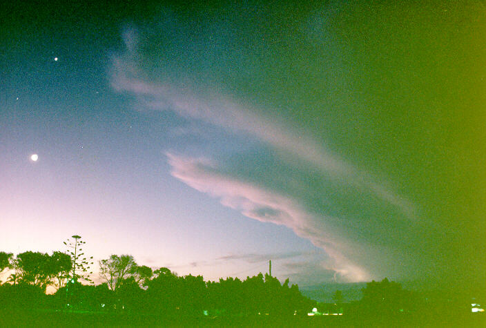 thunderstorm cumulonimbus_incus : Ballina, NSW   27 December 1992