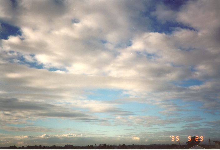 stratocumulus lenticularis : Schofields, NSW   29 May 1995