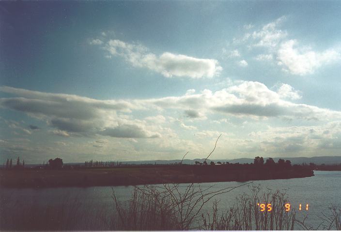 stratocumulus lenticularis : Freemans Reach, NSW   11 September 1995