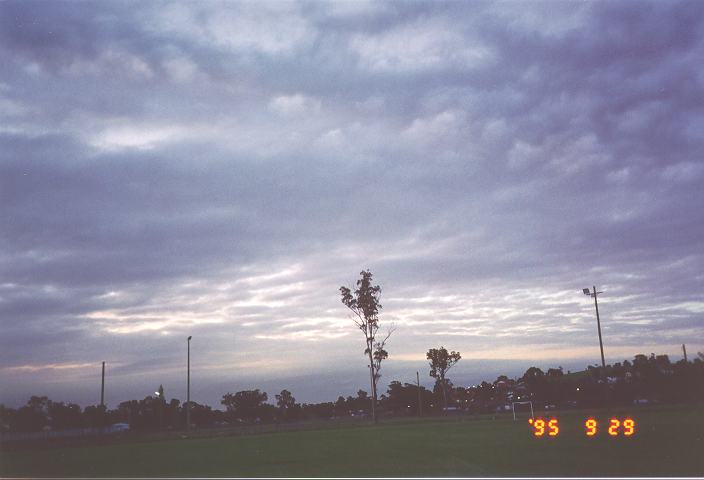 altocumulus altocumulus_cloud : Marayong, NSW   29 September 1995