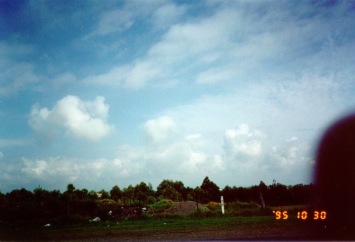 cumulus mediocris : McGraths Hill, NSW   30 October 1995