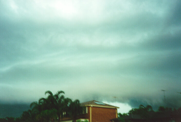 shelfcloud shelf_cloud : Oakhurst, NSW   10 December 1995