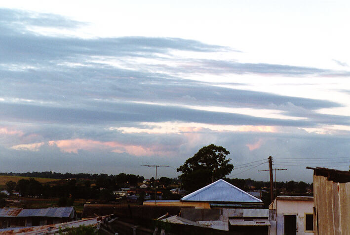 thunderstorm cumulonimbus_calvus : Schofields, NSW   7 April 1997