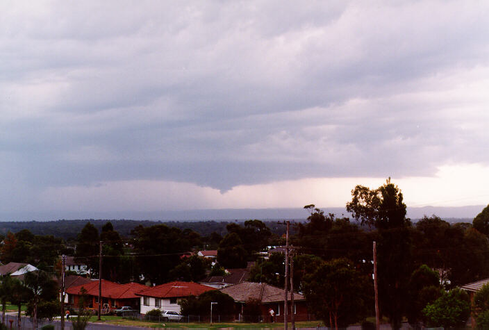 cumulonimbus thunderstorm_base : Riverstone, NSW   10 November 1997