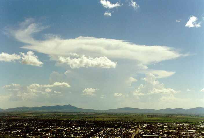 thunderstorm cumulonimbus_incus : Tamworth, NSW   22 December 1997