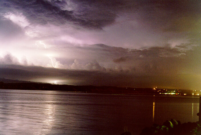 lightning lightning_bolts : Ballina, NSW   26 December 1997