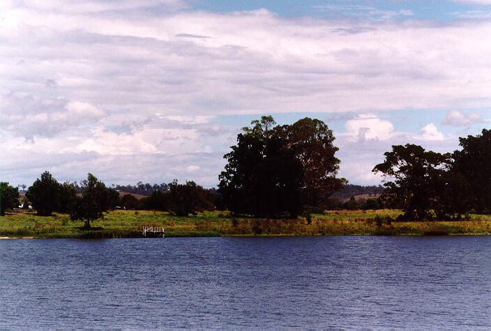 thunderstorm cumulonimbus_calvus : Grafton, NSW   15 January 1998