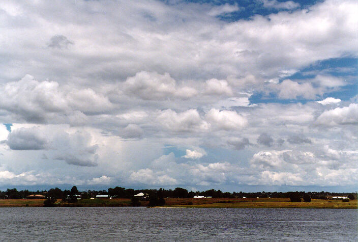 thunderstorm cumulonimbus_incus : Grafton, NSW   15 January 1998