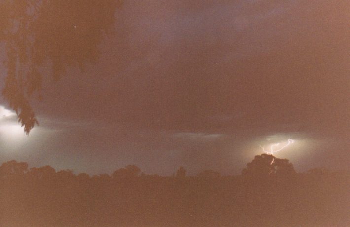 contributions received : Murtoa, VIC<BR>Photo by Paul Yole   1 October 1998