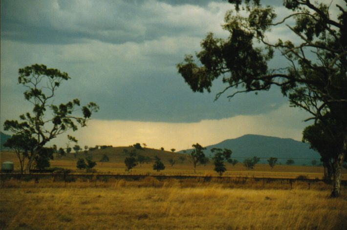 cumulonimbus thunderstorm_base : Curlewis, NSW   30 January 1999