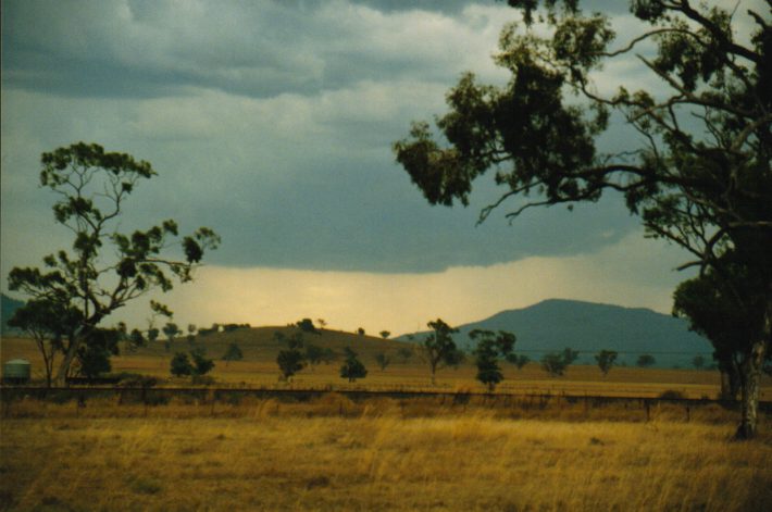 cumulonimbus thunderstorm_base : Curlewis, NSW   30 January 1999