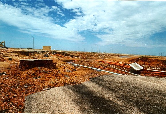 contributions received : Cyclone Vance: Exmouth, WA<BR>Photo by State Emergency Service   1 March 1999