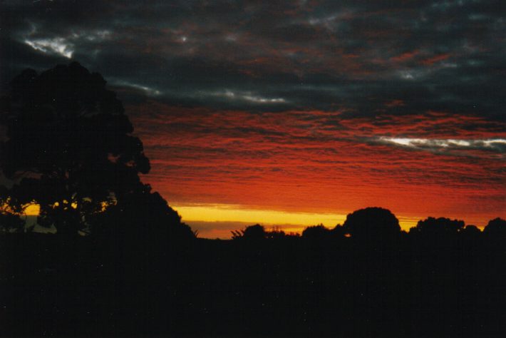 sunrise sunrise_pictures : Wollongbar, NSW   31 July 1999