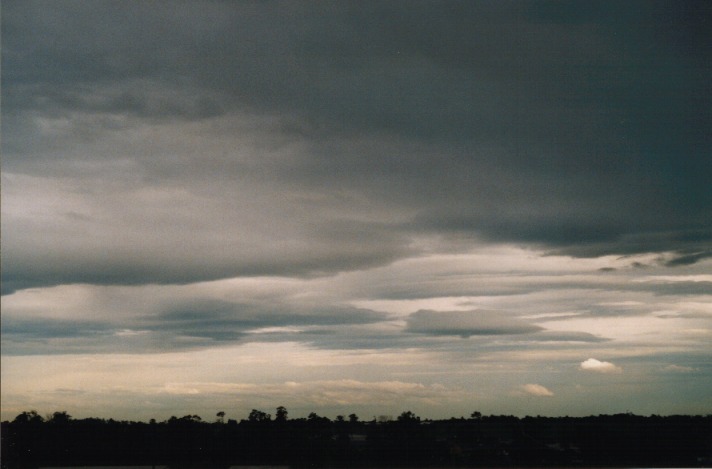 altocumulus lenticularis : Schofields, NSW   26 October 1999