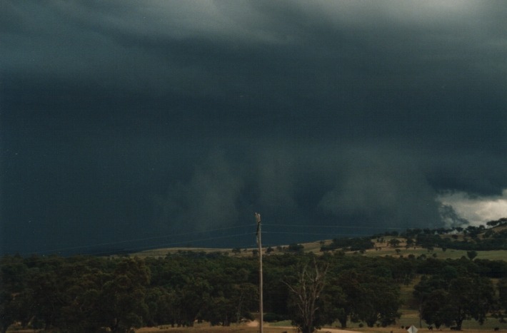 raincascade precipitation_cascade : 30km W of Glen Innes, NSW   17 January 2000