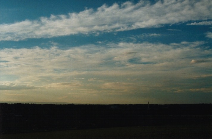 thunderstorm cumulonimbus_incus : Rooty Hill, NSW   3 April 2000