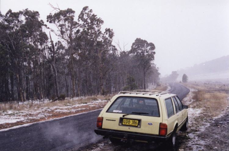 contributions received : Shooters Hill, NSW<BR>Photo by Jeff Brislane   27 May 2000