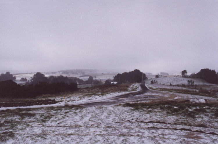 contributions received : Oberon, NSW<BR>Photo by Jeff Brislane   28 May 2000