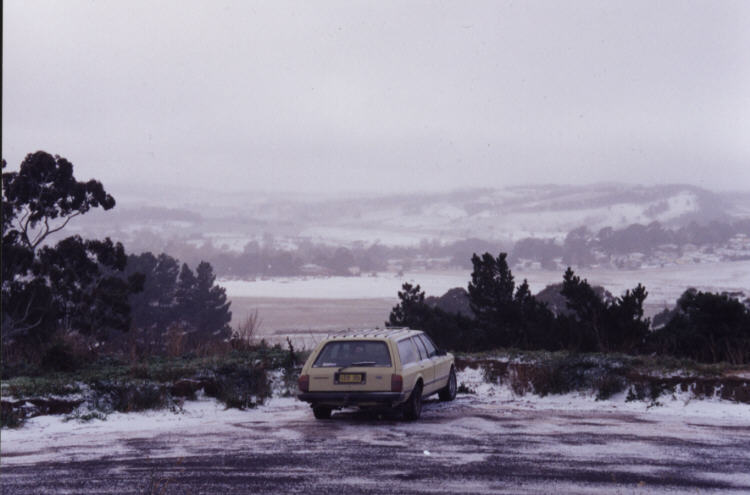 contributions received : Oberon, NSW<BR>Photo by Jeff Brislane   28 May 2000