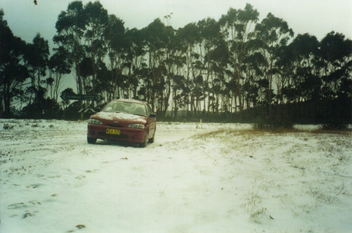 contributions received : Blue Mountains, NSW<BR>Photo by Lindsay Pearce   28 May 2000