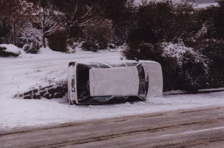 contributions received : Oberon, NSW<BR>Photo by Jeff Brislane   29 May 2000