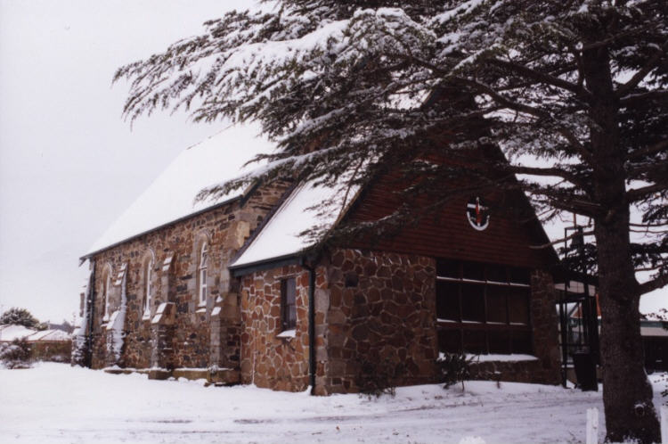 contributions received : Oberon, NSW<BR>Photo by Jeff Brislane   29 May 2000