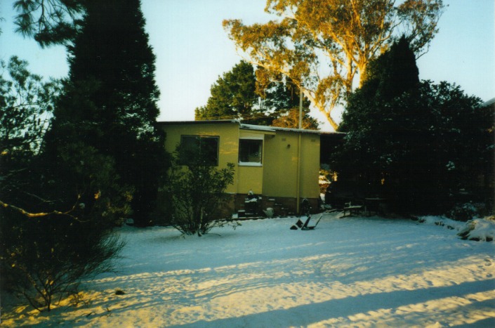 contributions received : Blue Mountains, NSW<BR>Photo by Lindsay Pearce   29 May 2000