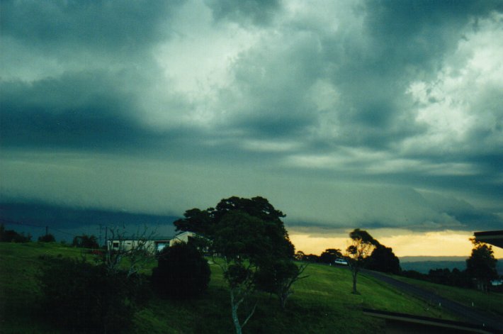 cumulonimbus thunderstorm_base : McLeans Ridges, NSW   9 July 2000