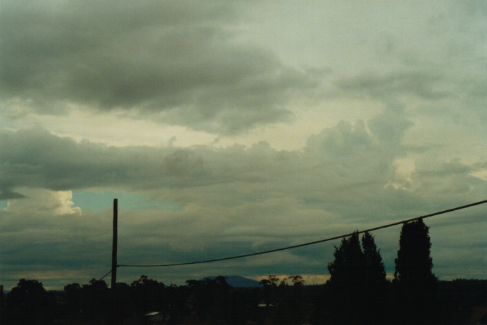 thunderstorm cumulonimbus_incus : Gunnedah, NSW   10 July 2000