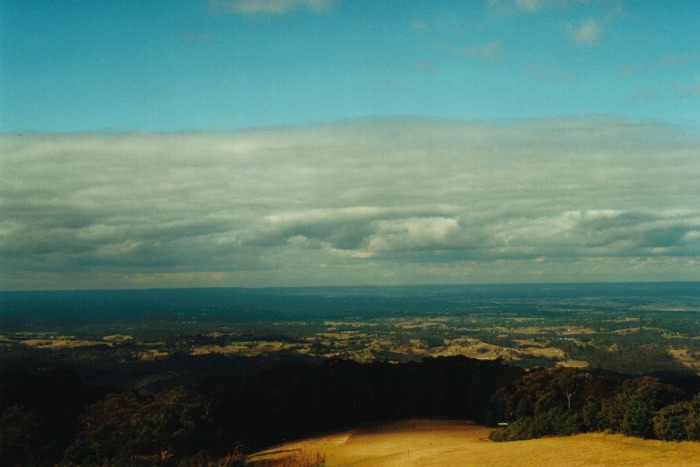 stratocumulus stratocumulus_cloud : Kurrajong Heights, NSW   11 July 2000