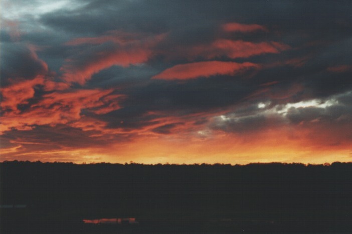 virga virga_pictures : Schofields, NSW   16 August 2000