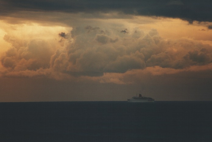 thunderstorm cumulonimbus_incus : North Head, NSW   28 August 2000