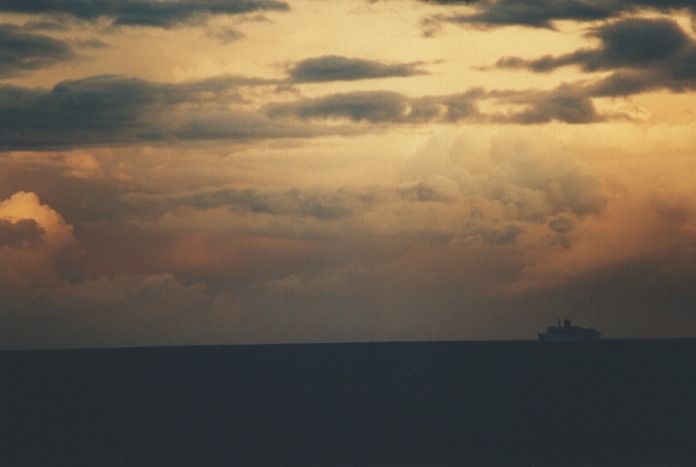 thunderstorm cumulonimbus_incus : North Head, NSW   28 August 2000