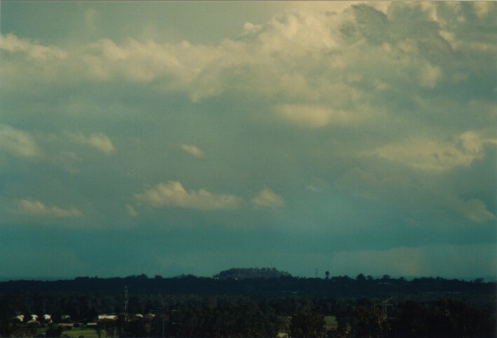 wallcloud thunderstorm_wall_cloud : Kemps Creek, NSW   19 October 2000