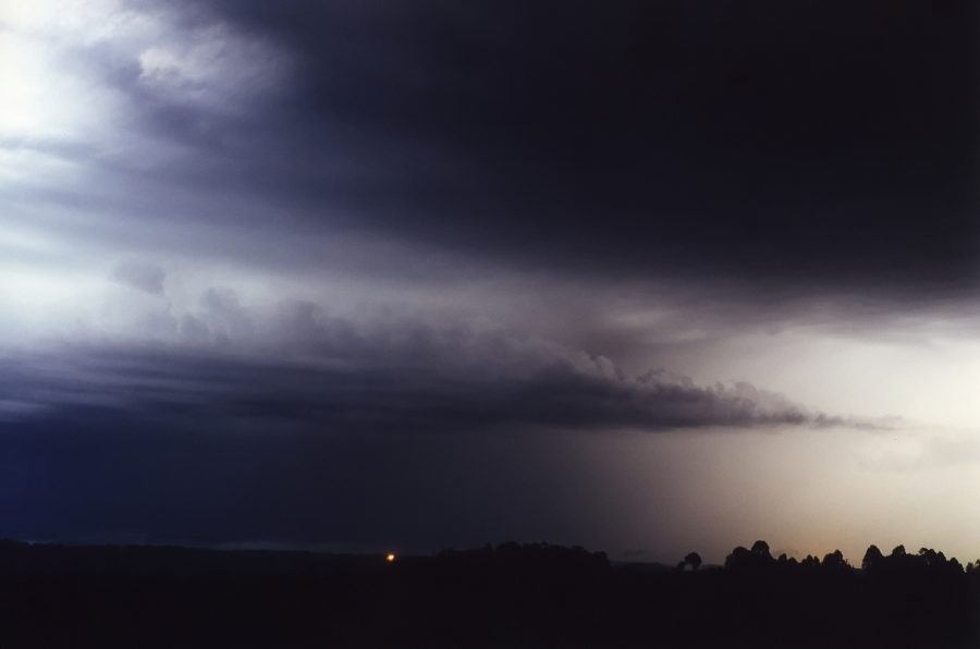 lightning lightning_bolts : McLeans Ridges, NSW   27 October 2000