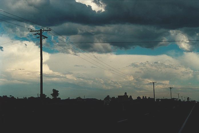 thunderstorm cumulonimbus_incus : Scone, NSW   3 November 2000