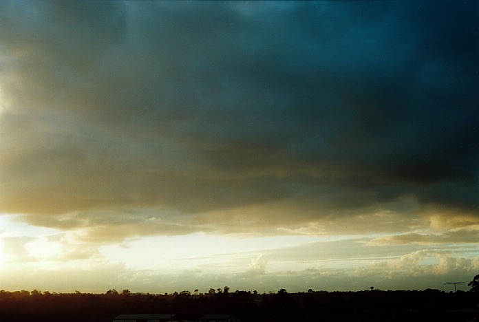stratocumulus stratocumulus_cloud : Schofields, NSW   7 November 2000
