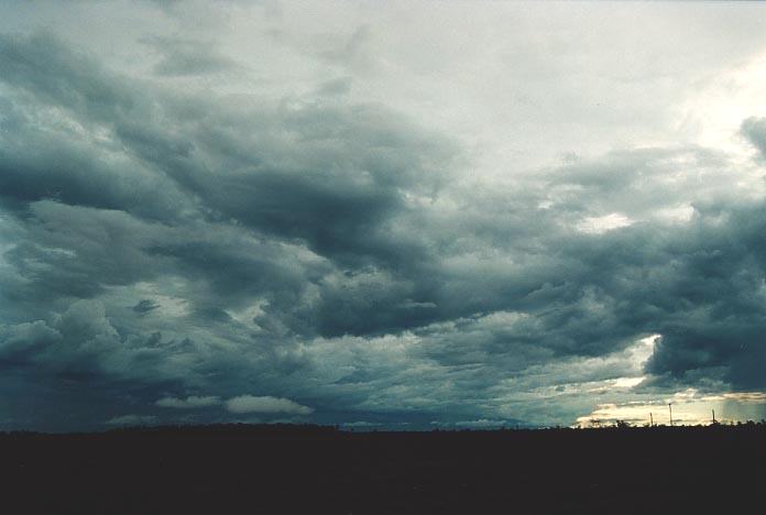 cumulonimbus thunderstorm_base : E of Chinchilla, Qld   20 November 2000