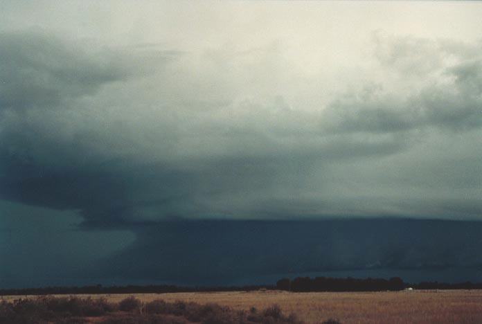 cumulonimbus thunderstorm_base : W of Chinchilla, Qld   20 November 2000