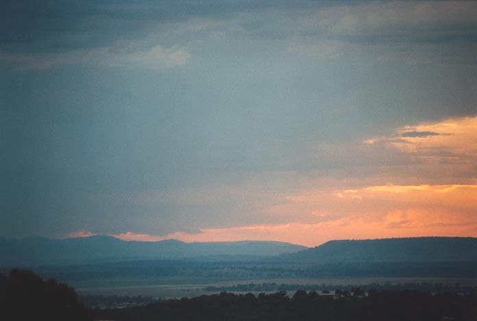 cumulonimbus thunderstorm_base : Quirindi, NSW   6 December 2000