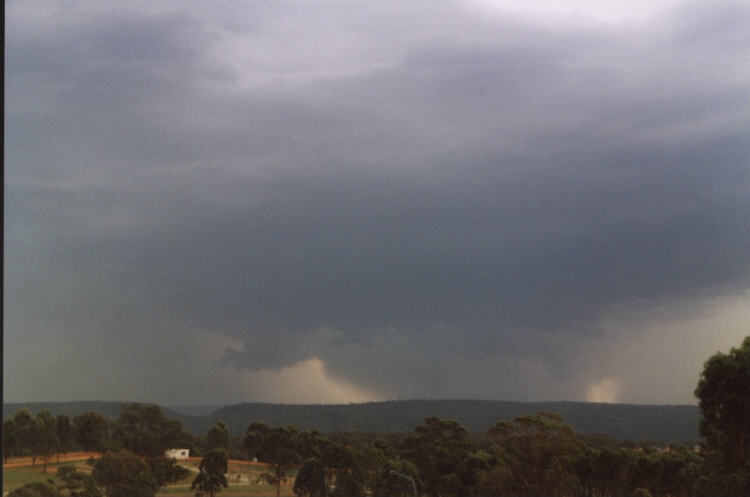 contributions received : Glenmore Park, NSW<BR>Photo by Jeff Brislane   18 December 2000