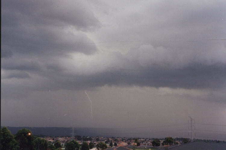 contributions received : Glenmore Park, NSW<BR>Photo by Jeff Brislane   18 December 2000