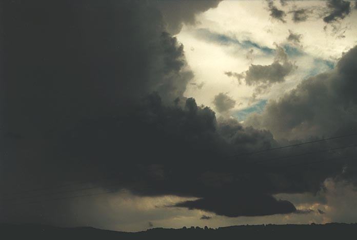 cumulonimbus supercell_thunderstorm : S of Oberon, NSW   7 January 2001