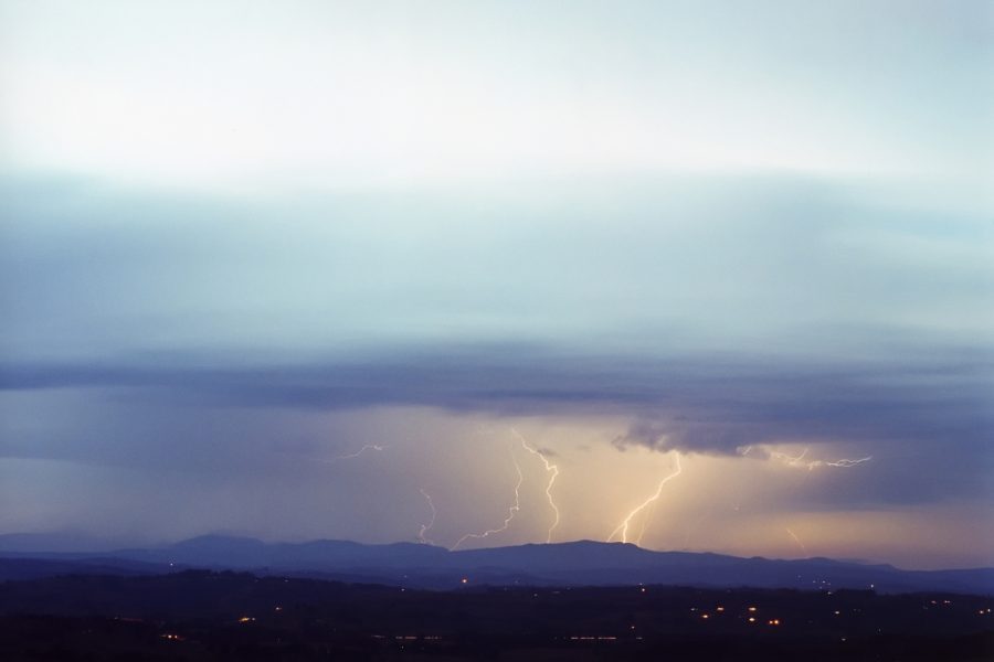 lightning lightning_bolts : McLeans Ridges, NSW   17 January 2001