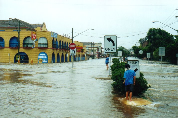 flashflooding flood_pictures : Lismore, NSW   2 February 2001