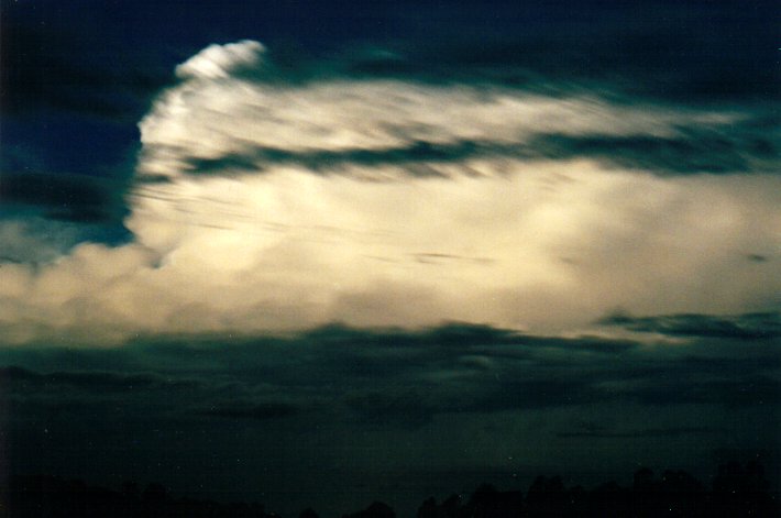 thunderstorm cumulonimbus_incus : McLeans Ridges, NSW   26 March 2001