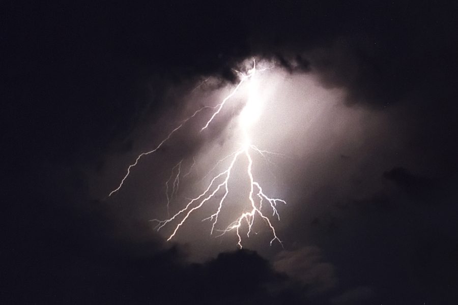 lightning lightning_bolts : McLeans Ridges, NSW   17 May 2001