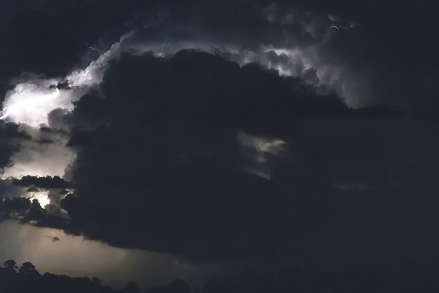 lightning lightning_bolts : McLeans Ridges, NSW   17 May 2001