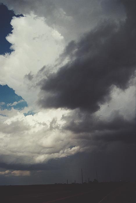 cumulonimbus supercell_thunderstorm : W of Woodward, Oklahoma, USA   5 June 2001