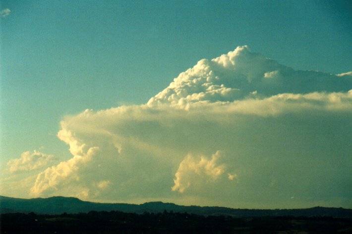 thunderstorm cumulonimbus_incus : McLeans Ridges, NSW   6 July 2001